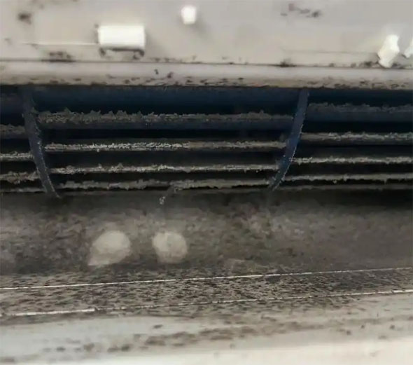 顺德空调吹的风有股烧焦味是怎么回事